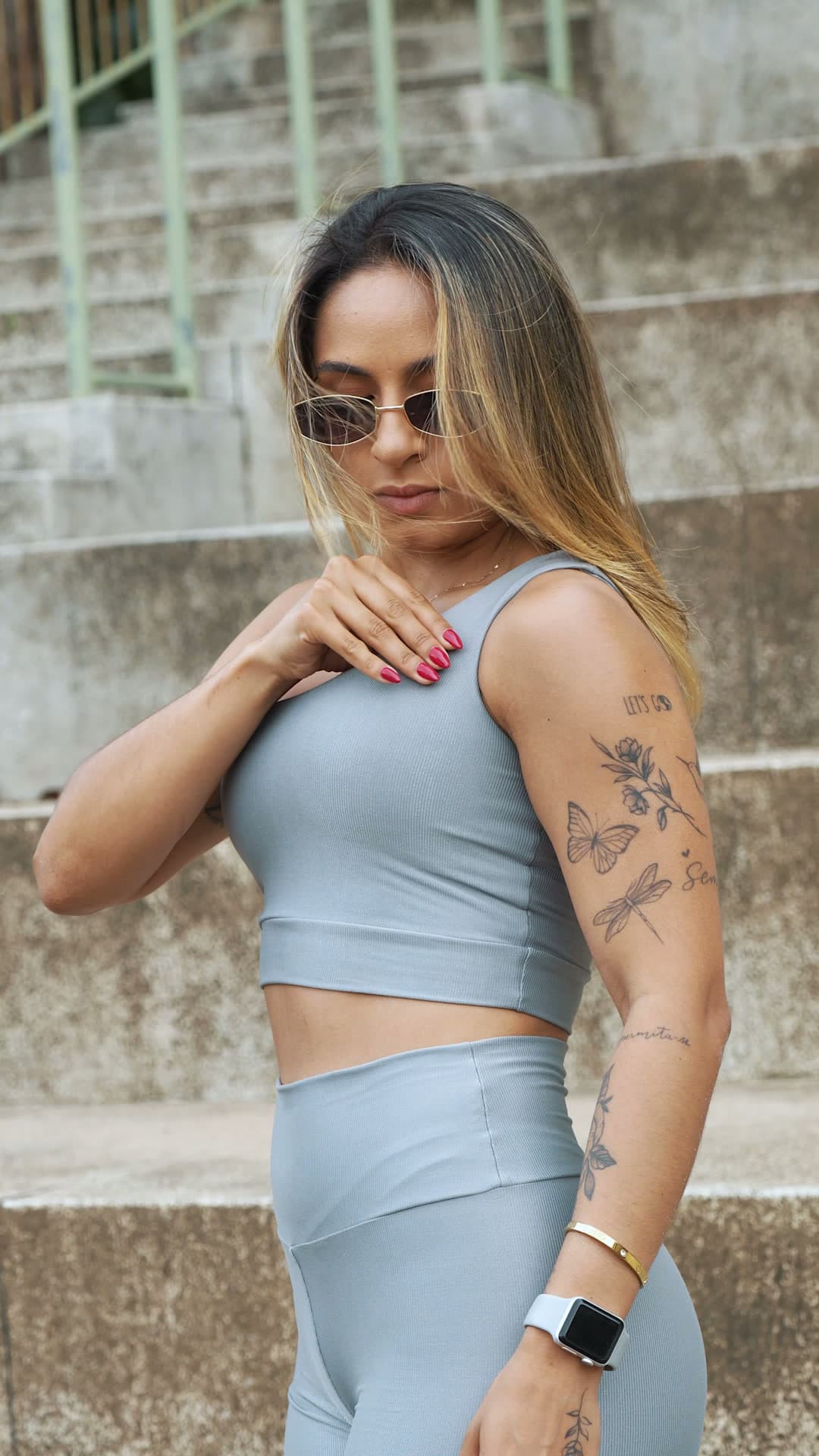 Esther com Calça