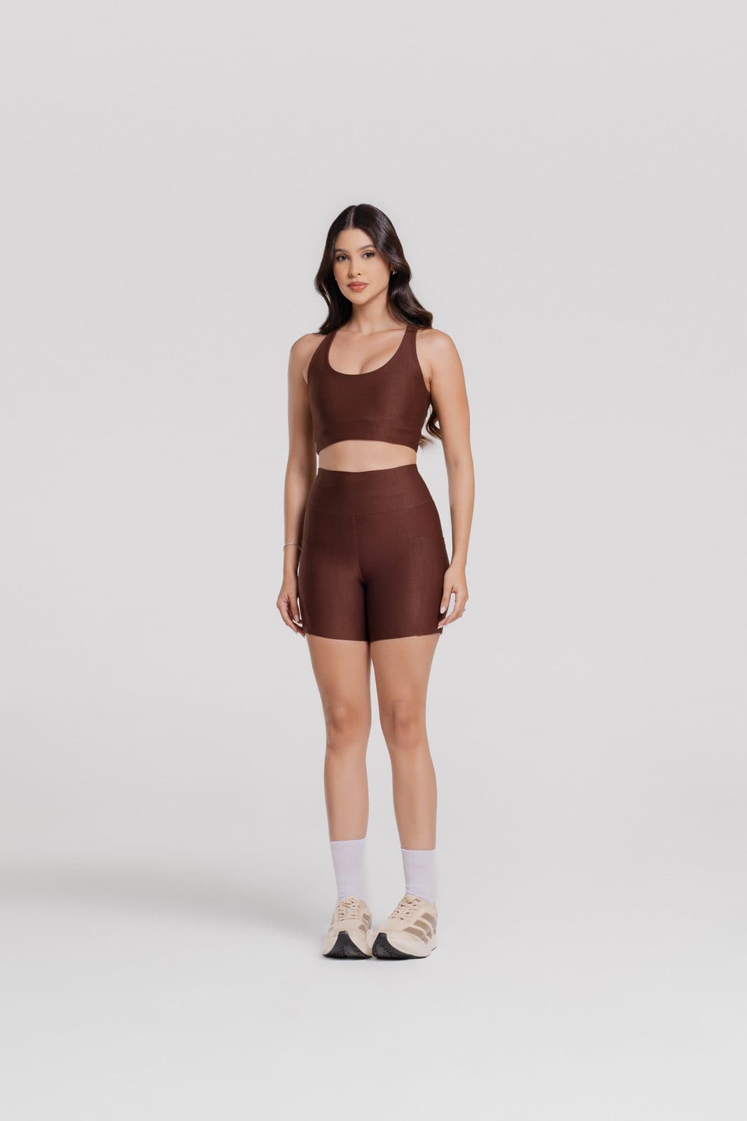 Naty com short bolso lateral